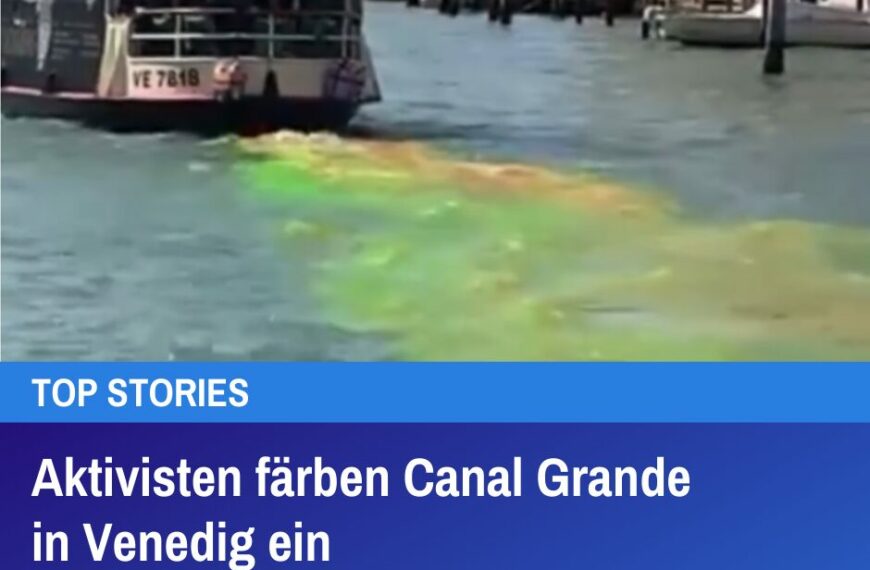 Aktivisten färben Canal Grande in Venedig ein